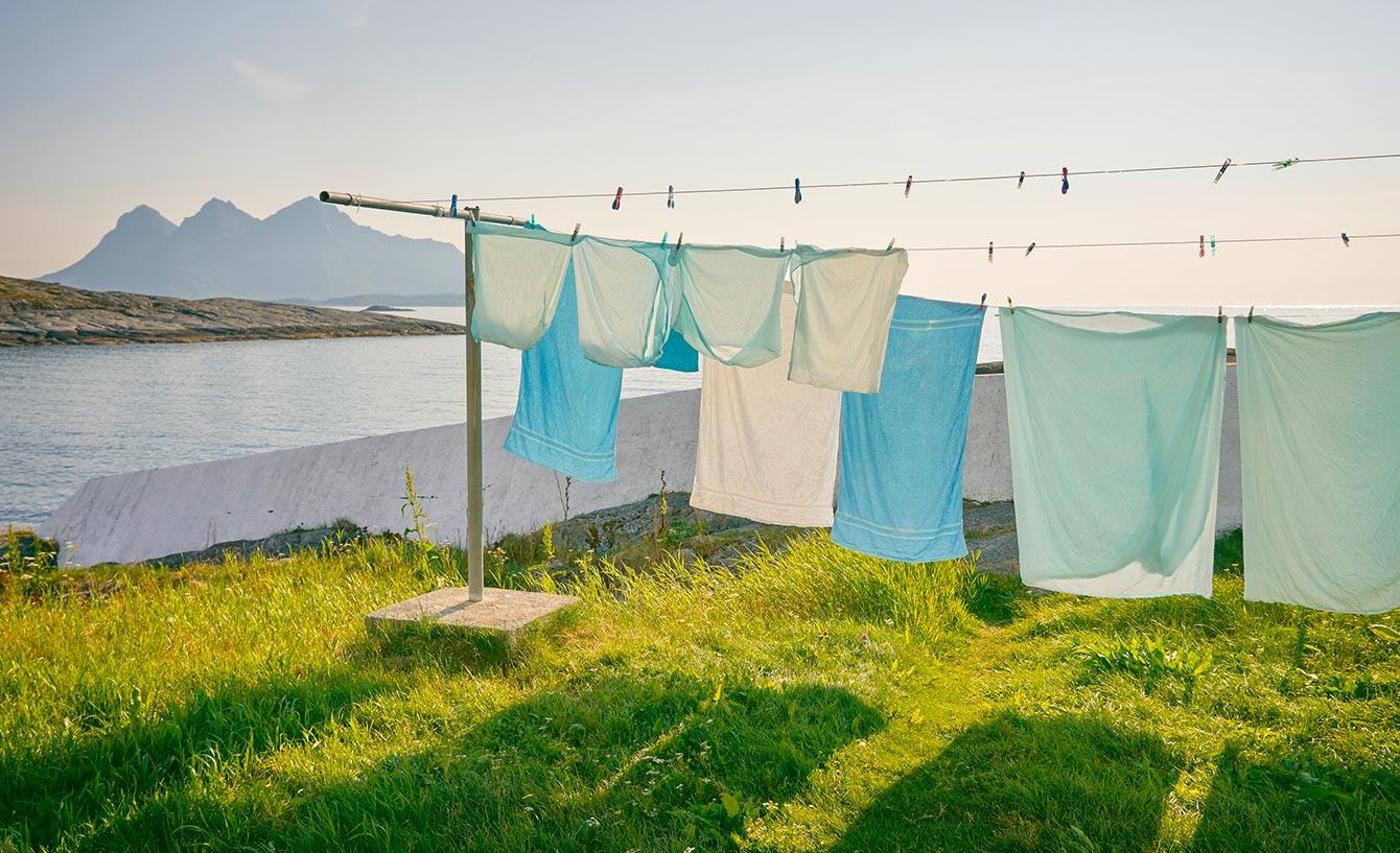 Tender la ropa dentro de casa: el truco para evitar malos olores y humedad